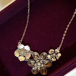 Floral Silver & Stone 18" Necklace Flower